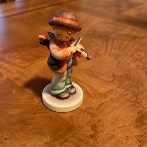 Hummel Goebel Little Fidler Boy